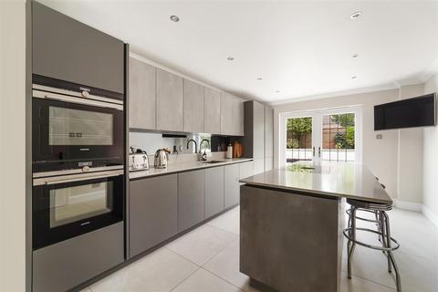 undefined, Heights Close, Banstead