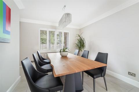 undefined, Heights Close, Banstead