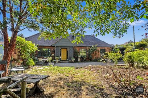 3 bedroom detached house for sale, Broomy Hill, Hereford, HR4