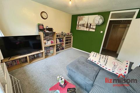 undefined, Small Thorn Place, Swadlincote DE11
