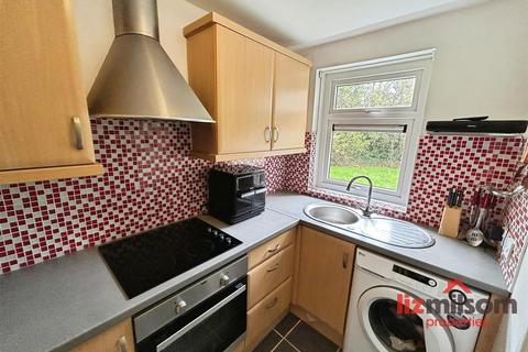 undefined, Small Thorn Place, Swadlincote DE11