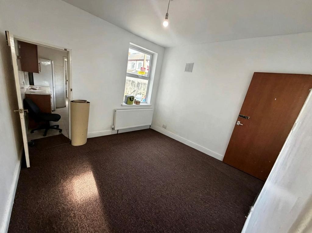 House in Smethwick - View 3