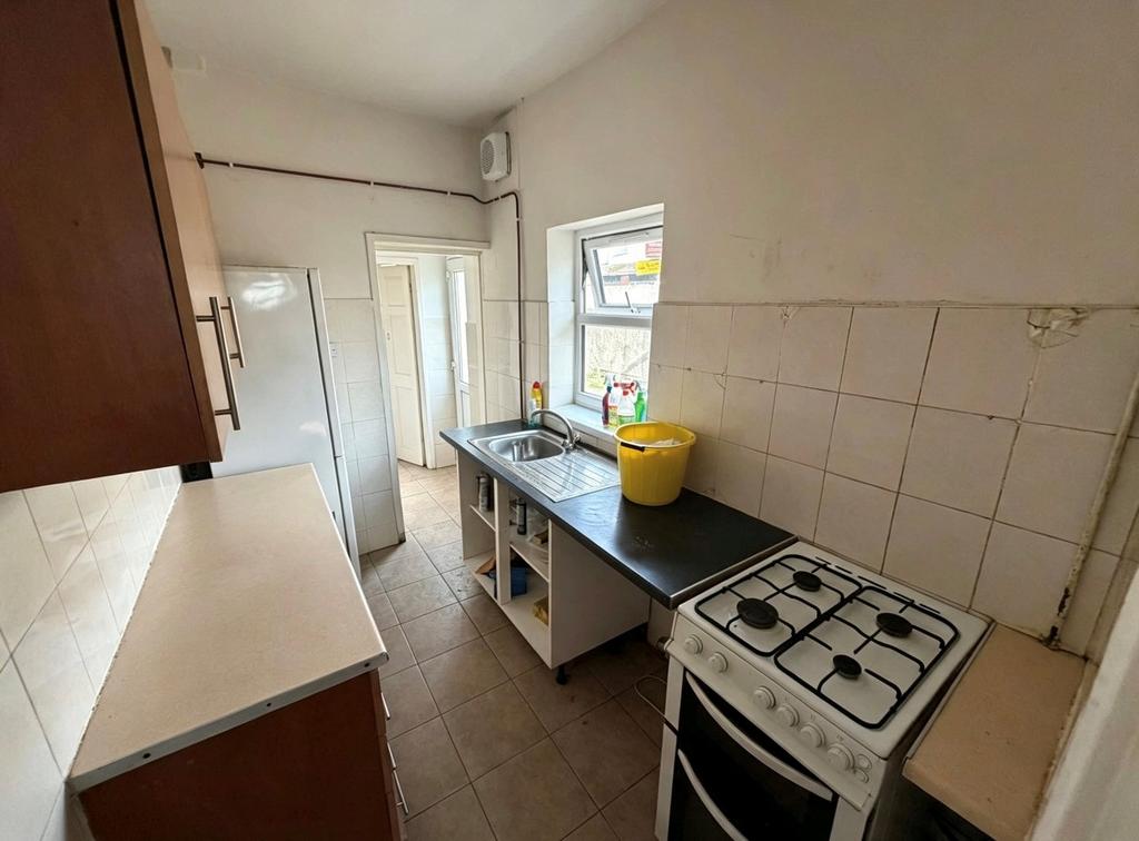 House in Smethwick - View 4