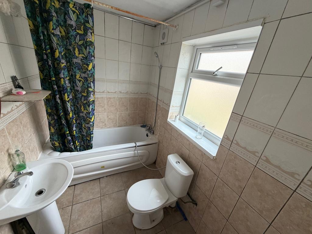 House in Smethwick - View 5