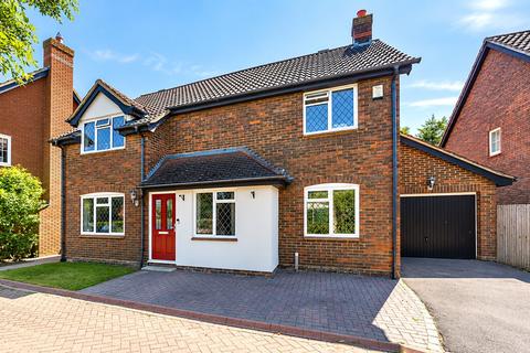 4 bedroom detached house for sale, Maple Leaf Drive, Sidcup