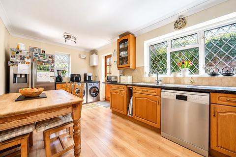 4 bedroom detached house for sale, Maple Leaf Drive, Sidcup