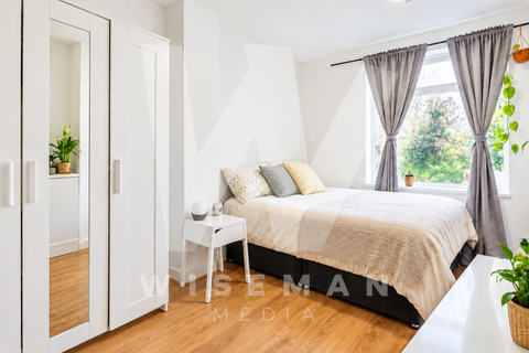 3 bedroom house to rent, Hazelville Road, London N19