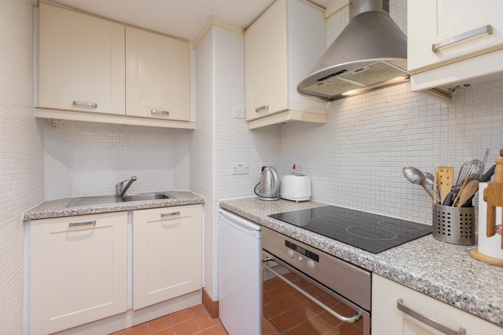 Apartment in Edinburgh, Sciennes - View 4