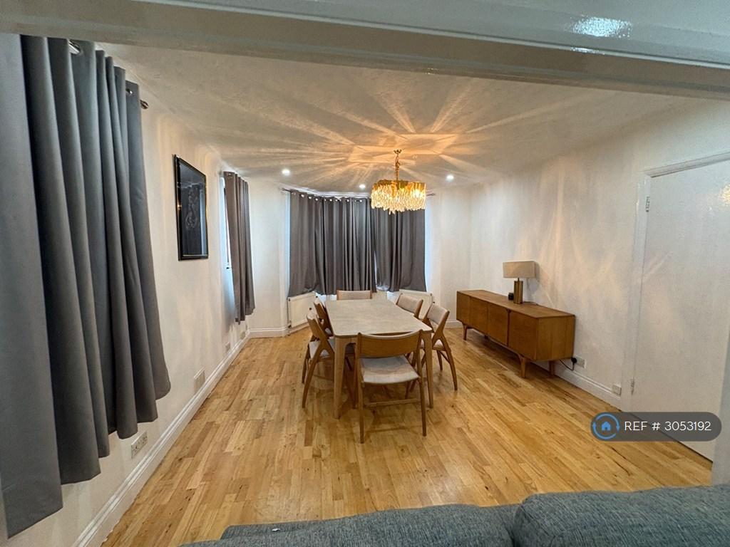 House in London, Hendon - View 5