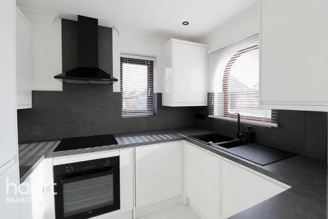 2 bedroom bungalow for sale, Thames Close, Braintree
