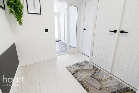 2 bedroom bungalow for sale, Thames Close, Braintree