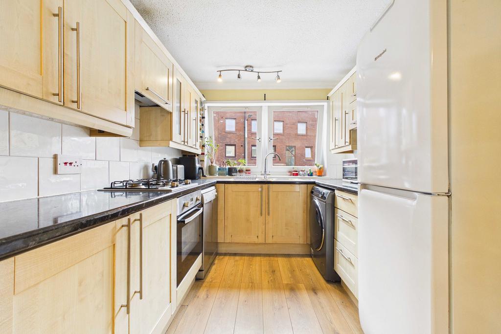 Apartment in Edinburgh, Leith - View 5