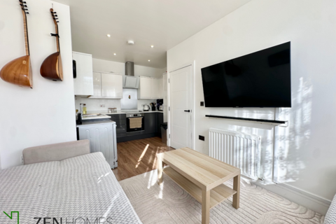 2 bedroom flat for sale, 33-35 Eleanor Cross Road, Waltham Cross EN8