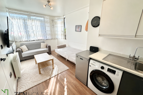 2 bedroom flat for sale, 33-35 Eleanor Cross Road, Waltham Cross EN8