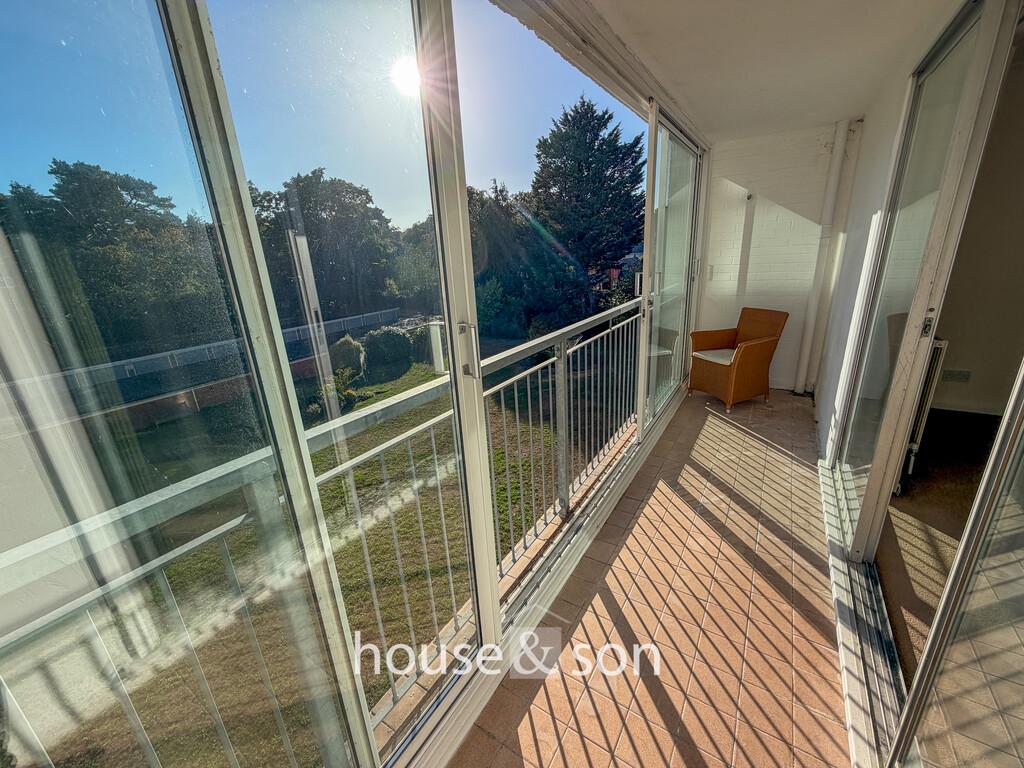 Apartment in Bournemouth - View 2