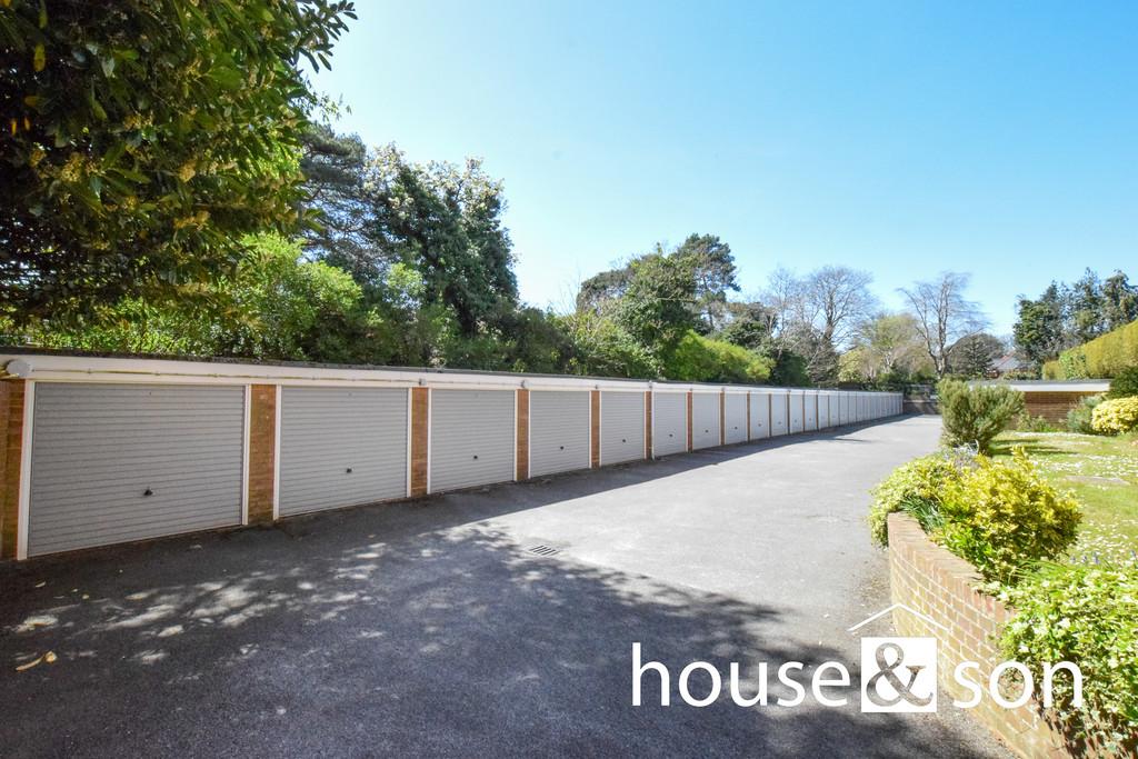 Apartment in Bournemouth - More