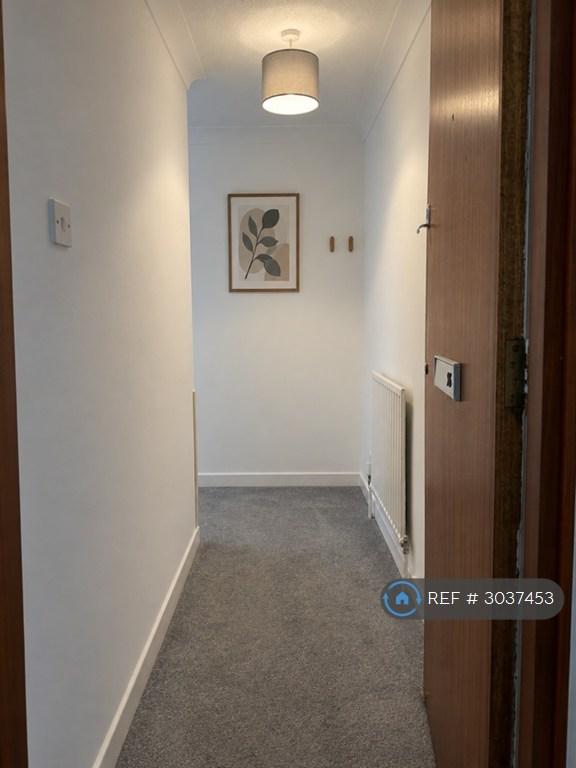 Apartment in Sutton - View 4