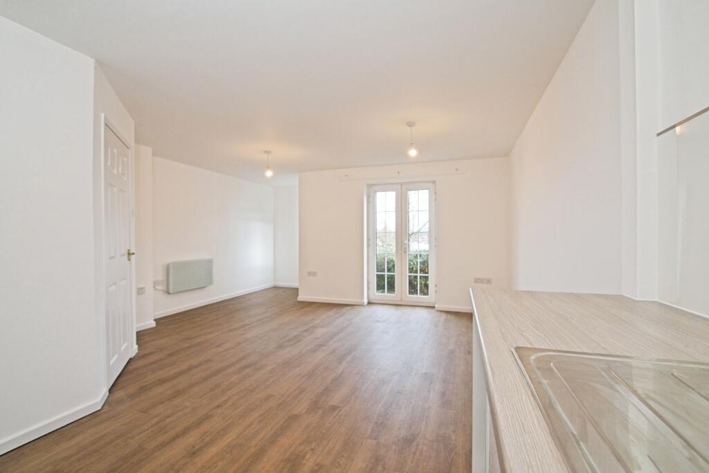 Apartment in Cardiff, Grangetown - View 2