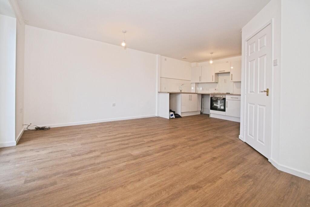 Apartment in Cardiff, Grangetown - View 5