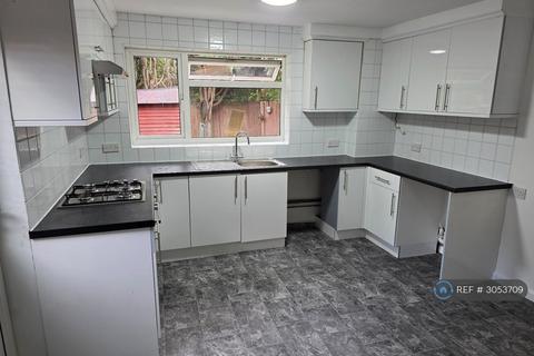 4 bedroom detached house to rent, Wakefield Close, Neath Hill, Milton Keynes, MK14