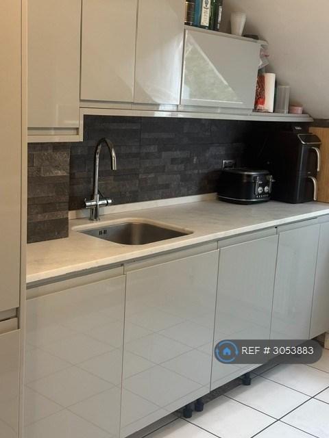 Apartment in Nottingham - View 5