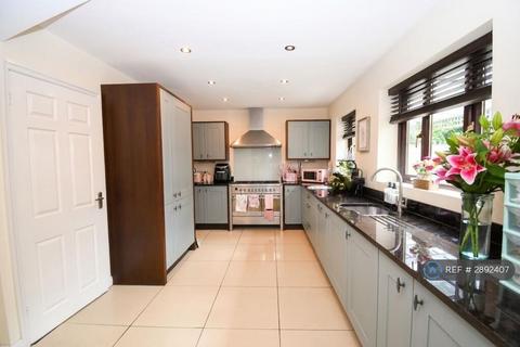 4 bedroom end of terrace house to rent, Montonmill Gardens, Manchester, M30