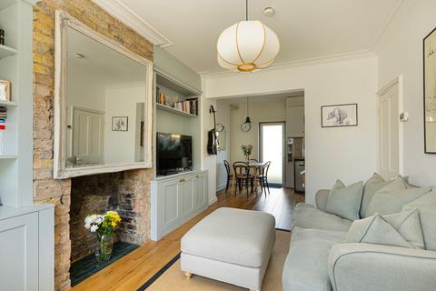 2 bedroom terraced house for sale, Derinton Road, London SW17