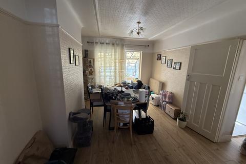 3 bedroom semi-detached house to rent, HARROW, Middlesex, HA2