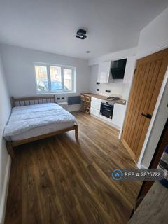 Studio to rent, Eyhurst Close, London, NW2