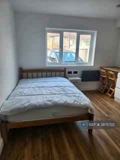 Studio to rent, Eyhurst Close, London, NW2