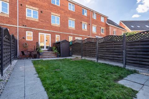 4 bedroom townhouse for sale, Fenners Marsh, Gravesend, DA12 2JH