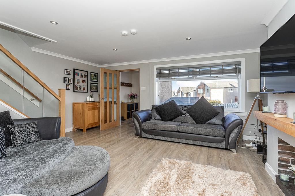 House in Edinburgh, Baberton, Juniper Green - View 4