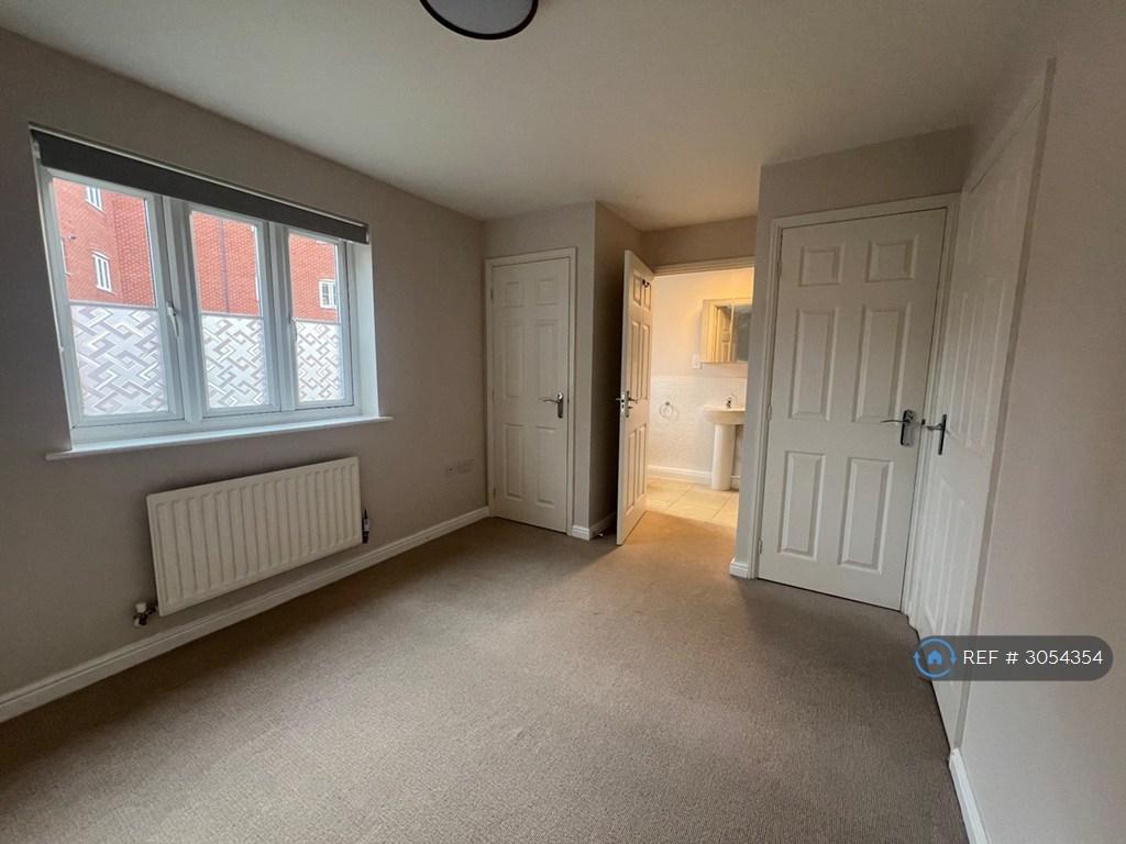 Apartment in Solihull, West Midlands - View 4