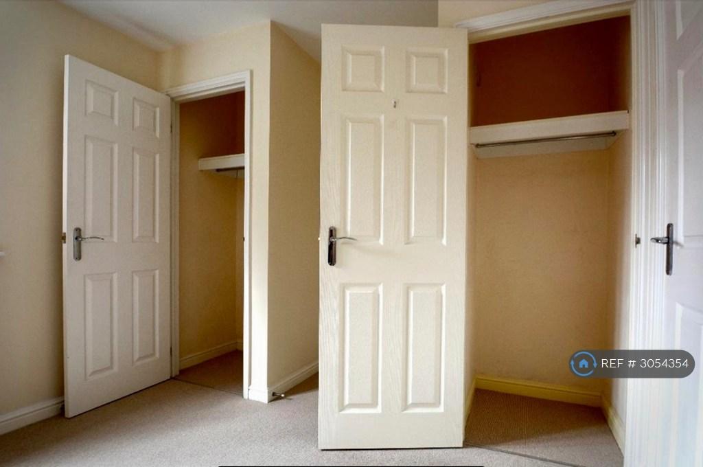 Apartment in Solihull, West Midlands - More