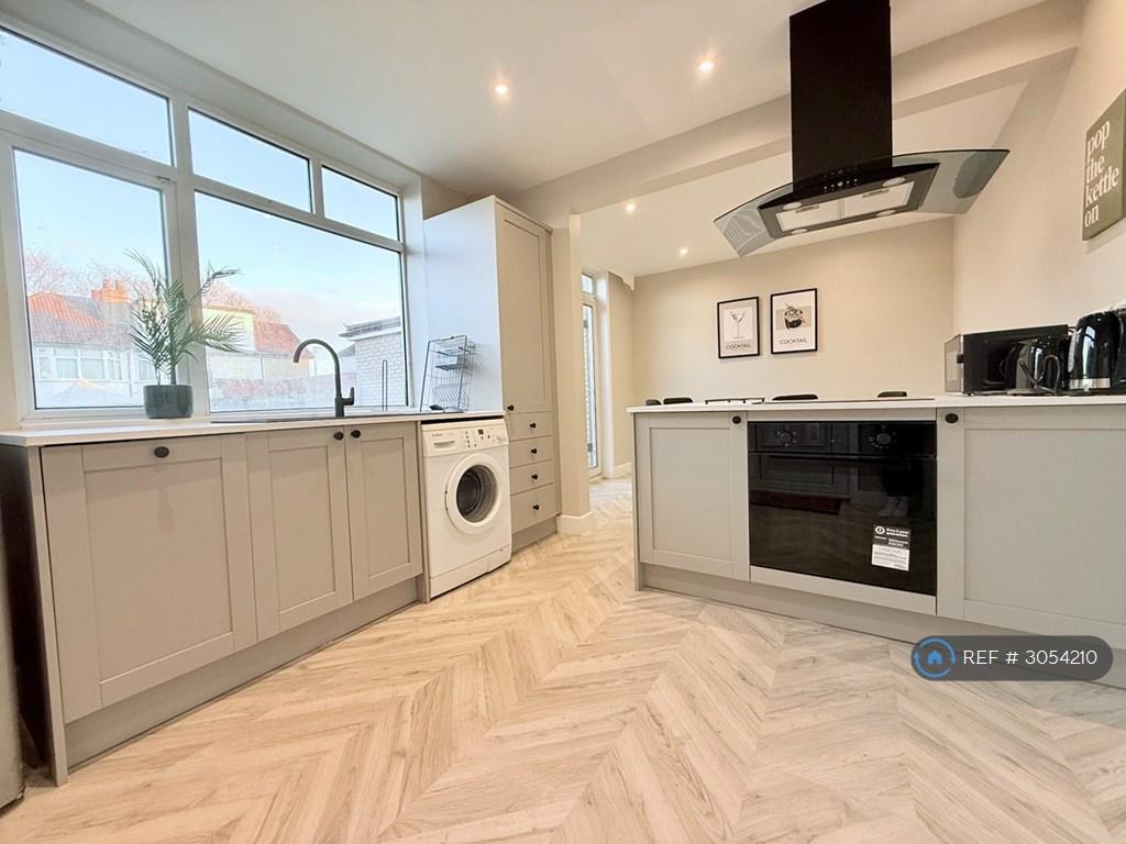 House in Leeds - View 2