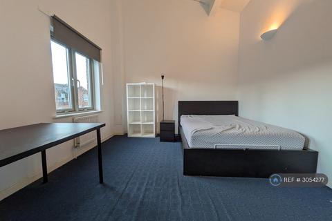1 bedroom in a house share to rent, Pomeroy Street, London, SE14