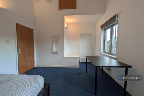 1 bedroom in a house share to rent, Pomeroy Street, London, SE14