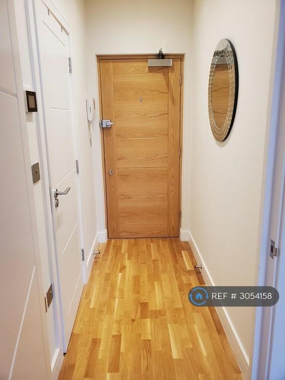 Apartment in Reading - View 3