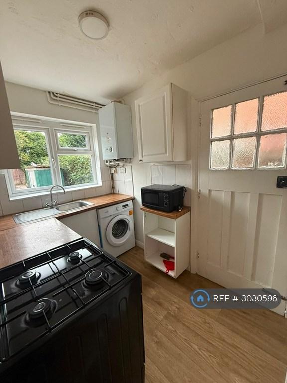 House in Birmingham, West Midlands - More