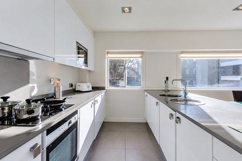 2 bedroom flat to rent, Fulham Road, London SW3