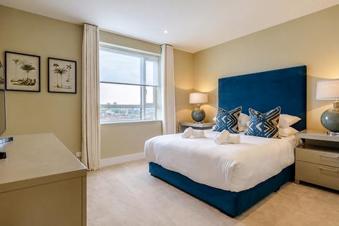 2 bedroom flat to rent, Circus Apartments, London E14