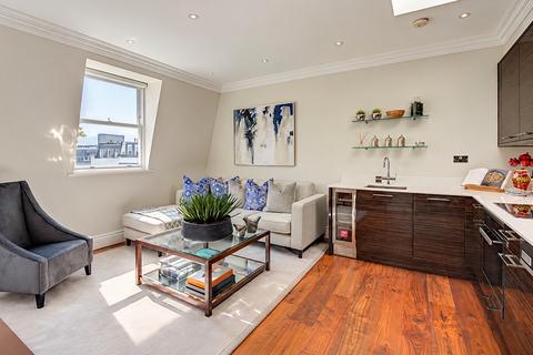 2 bedroom flat to rent, Garden House, London W2