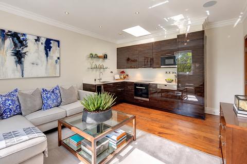 2 bedroom flat to rent, Garden House, London W2