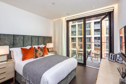 3 bedroom flat to rent, Thornes House, London SW11
