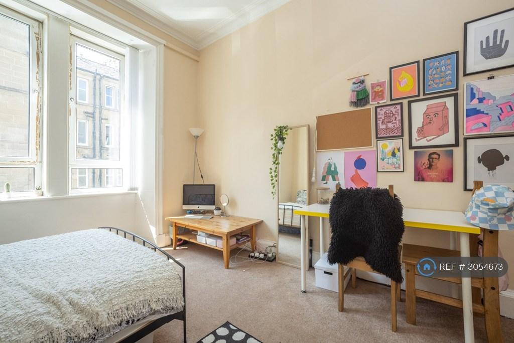 Apartment in Edinburgh - View 3