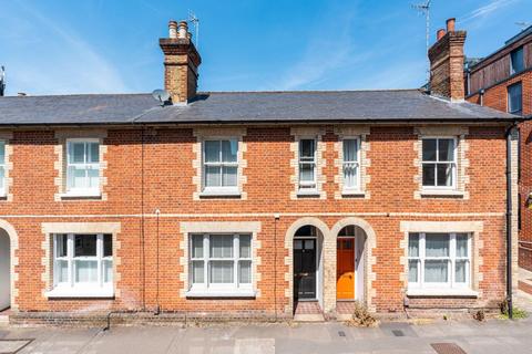 2 bedroom terraced house for sale, Martyr Road, Guildford