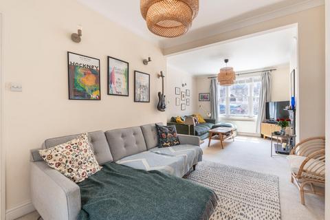 2 bedroom terraced house for sale, Martyr Road, Guildford