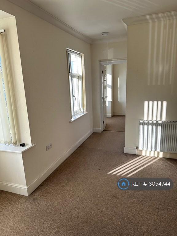 Apartment in Cambridge, Cambridgeshire - View 5