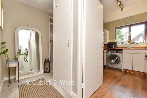 1 bedroom apartment for sale, The Downsway, Sutton, Surrey