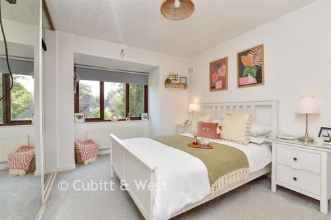 1 bedroom apartment for sale, The Downsway, Sutton, Surrey